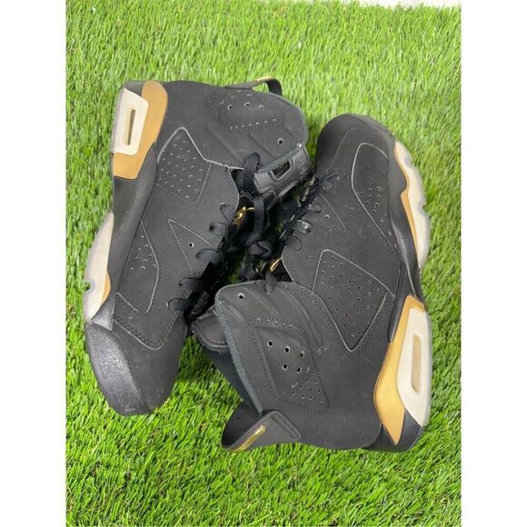 Size 9 - OG ALL CLEAN Jordan 6 Retro Defining Moments 2020 - Picture 6 of 7